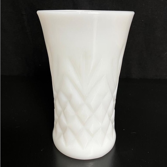 Vintage Anchor Hocking Milk Glass Pineapple Pattern Flat Tumbler - Picture 1 of 4